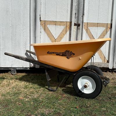 LOT 4S: True Temper Wheelbarrow