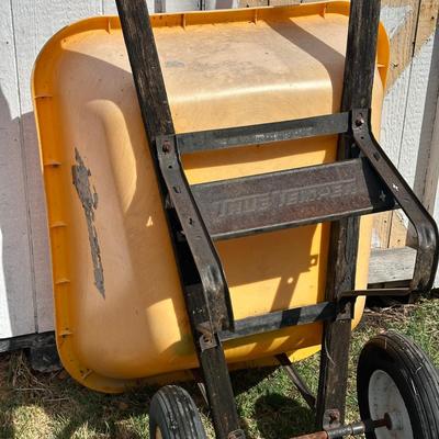 LOT 4S: True Temper Wheelbarrow