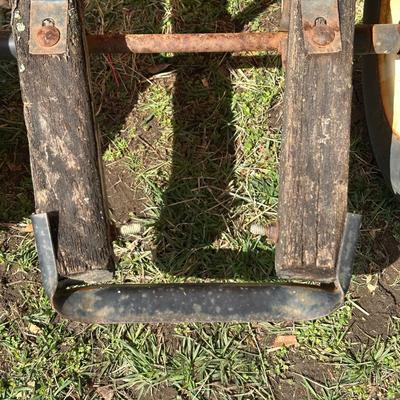 LOT 4S: True Temper Wheelbarrow