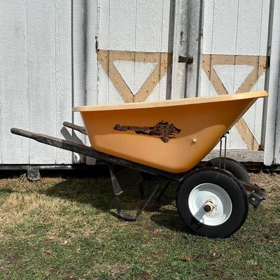 LOT 4S: True Temper Wheelbarrow