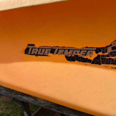 LOT 4S: True Temper Wheelbarrow