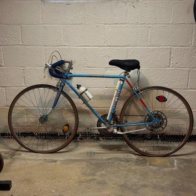 LOT 10B: Vintage Columbia Bicycle