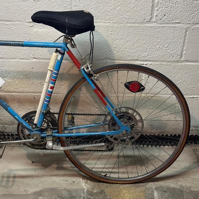 LOT 10B: Vintage Columbia Bicycle