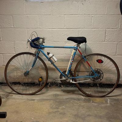 LOT 10B: Vintage Columbia Bicycle