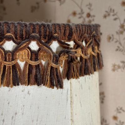 LOT 22Y: Vintage Glass & Brass Table Lamp Side Table