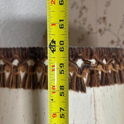 LOT 22Y: Vintage Glass & Brass Table Lamp Side Table