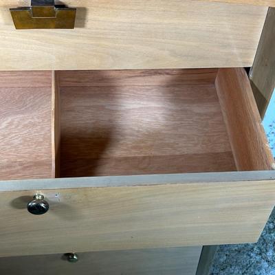 LOT 25Y: J.B. Van Sciver Co 5 Drawer Dresser