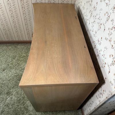 LOT 27Y: J.B. Van Sciver Co 3 Drawer Dresser