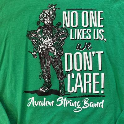 LOT 34Y: Vintage/Modern Philadelphia Eagles Shirts