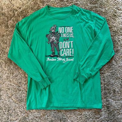 LOT 34Y: Vintage/Modern Philadelphia Eagles Shirts