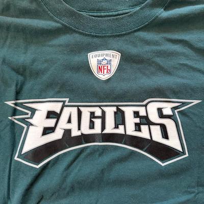 LOT 34Y: Vintage/Modern Philadelphia Eagles Shirts