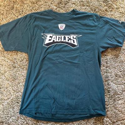 LOT 34Y: Vintage/Modern Philadelphia Eagles Shirts