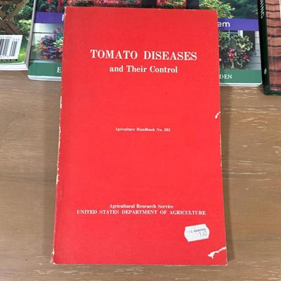 LOT 40Y: Gardening Book Collection