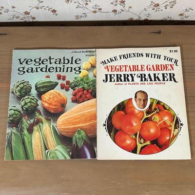 LOT 40Y: Gardening Book Collection