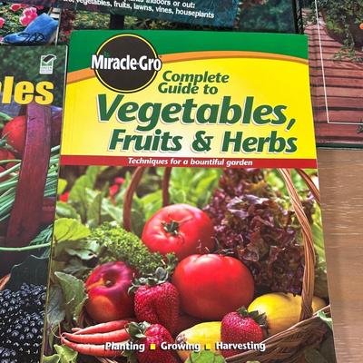 LOT 40Y: Gardening Book Collection