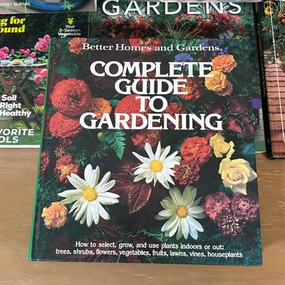 LOT 40Y: Gardening Book Collection