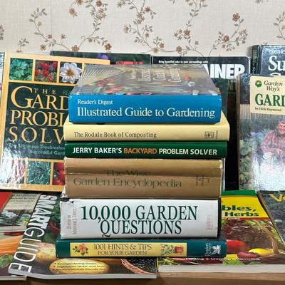 LOT 40Y: Gardening Book Collection
