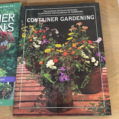 LOT 40Y: Gardening Book Collection