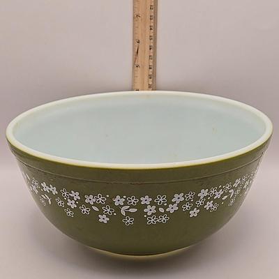 LOT 42K: Vintage Pyrex Crazy Daisy Spring Blossom Mixing Bowl Set & Pyrex Glass Atomic Sunburst Carafe Pitcher