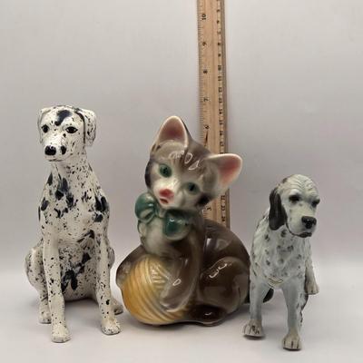 LOT 45K: Royal Copley Kitten with Ball of Yarn, Dalmatian Dog Figure, & English Setter Dog Figure