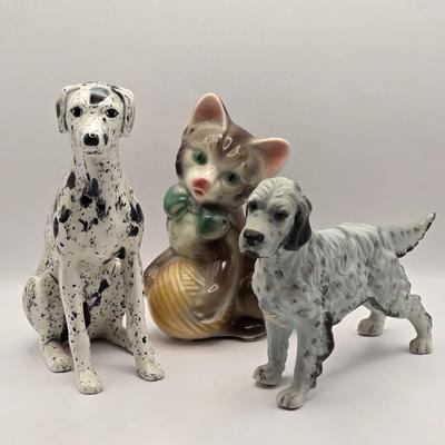 LOT 45K: Royal Copley Kitten with Ball of Yarn, Dalmatian Dog Figure, & English Setter Dog Figure