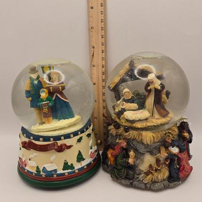 LOT 56K: Holt Howard Christmas Serving Platter, 2 Snow Globes, & Musical Angel Figurine