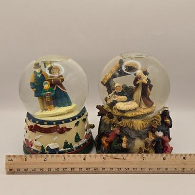 LOT 56K: Holt Howard Christmas Serving Platter, 2 Snow Globes, & Musical Angel Figurine