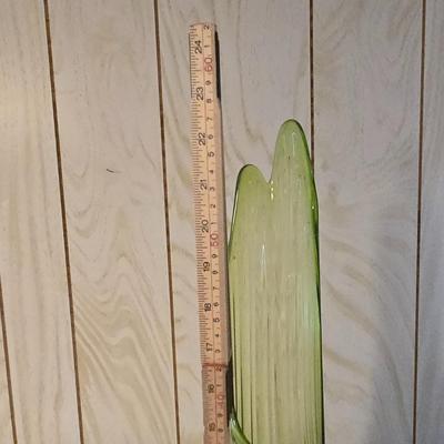 LOT 61K: Swung Glass Vase