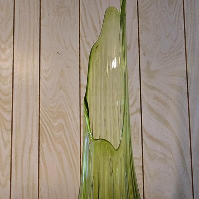 LOT 61K: Swung Glass Vase