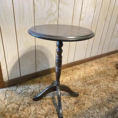 LOT 65K: Antique Maple Flip Table