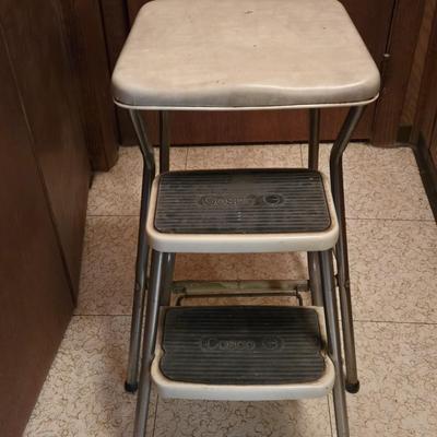 LOT 67K: Costco Fold Out Step Stool