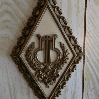 LOT 68K: Vintage Homco Diamond Wall Plaques, Mirror and 2 Side Plaques, and 2 Candle Sconces