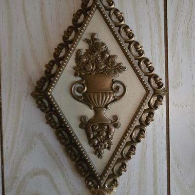 LOT 68K: Vintage Homco Diamond Wall Plaques, Mirror and 2 Side Plaques, and 2 Candle Sconces