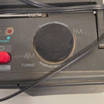 LOT 72K: Portable Radio with Cassette Player