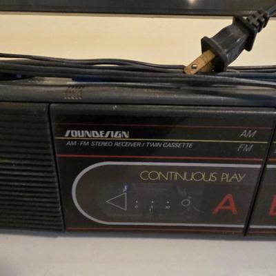 LOT 72K: Portable Radio with Cassette Player