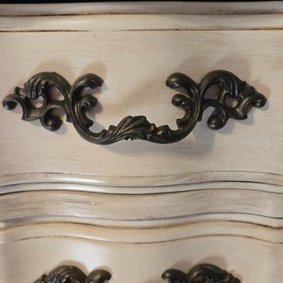 LOT 79D: French Provincial Chest of Drawers