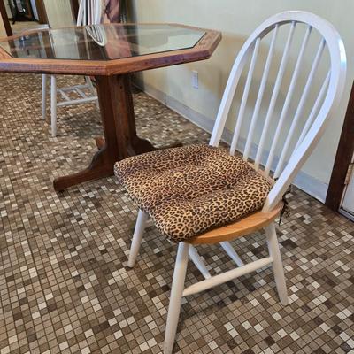 LOT 81K: Table and 2 Chairs