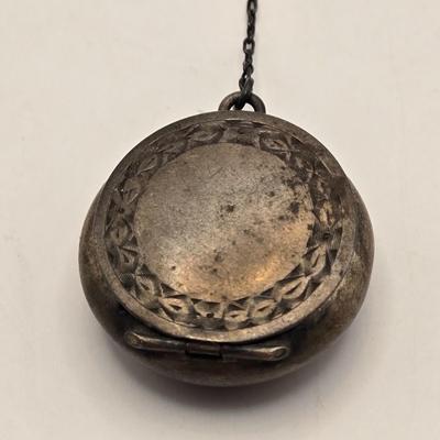 LOT 88J: Sterling Silver Victorian Pillbox on Chain & Sterling Silver Miniature Rosary