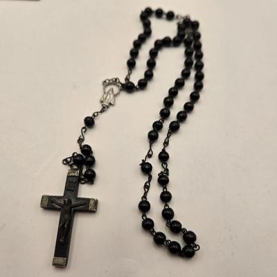 LOT 95J: Rosary Beads, Scapula, Religious Jewelry, Coins, Medallions, & More