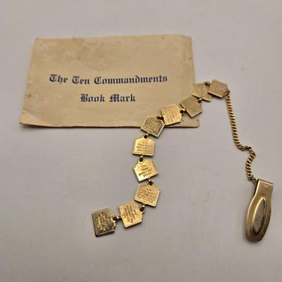 LOT 95J: Rosary Beads, Scapula, Religious Jewelry, Coins, Medallions, & More