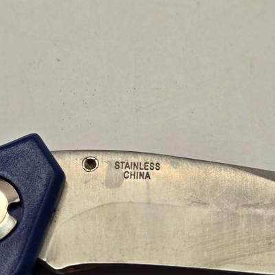 LOT 96J: Collection of Pocket Knives