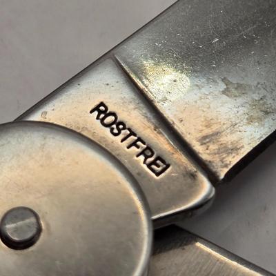 LOT 96J: Collection of Pocket Knives