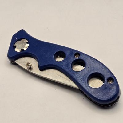 LOT 96J: Collection of Pocket Knives