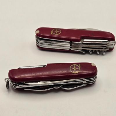 LOT 96J: Collection of Pocket Knives
