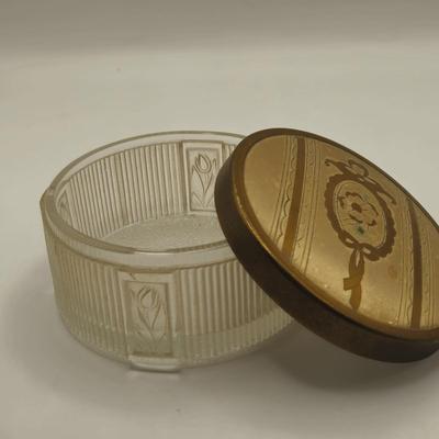 LOT 99K: Vintage Lady's Vanity Set