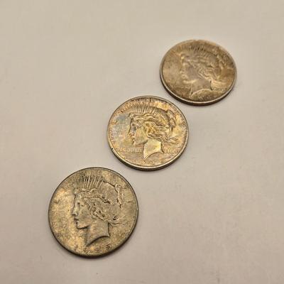 LOT 103J: Silver Peace Dollars/ 1924, & 2 1925 No Mint Mark/ Philadelphia