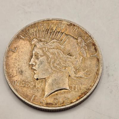 LOT 104J: Four 1922 Silver Peace Dollars/ Philadelphia & One 1922 San Francisco