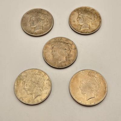 LOT 104J: Four 1922 Silver Peace Dollars/ Philadelphia & One 1922 San Francisco