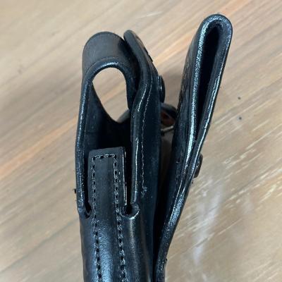 LOT 123Y: Leather Gun & Speedloader Holsters