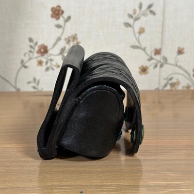 LOT 123Y: Leather Gun & Speedloader Holsters